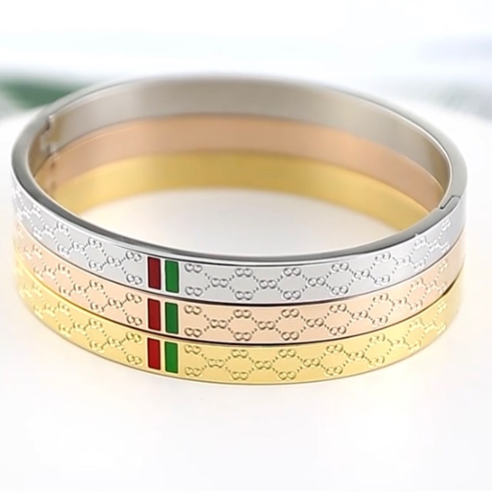 Silver bangle